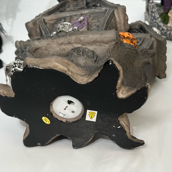 Midnight Manor Collection Led Color Changing Haunted House